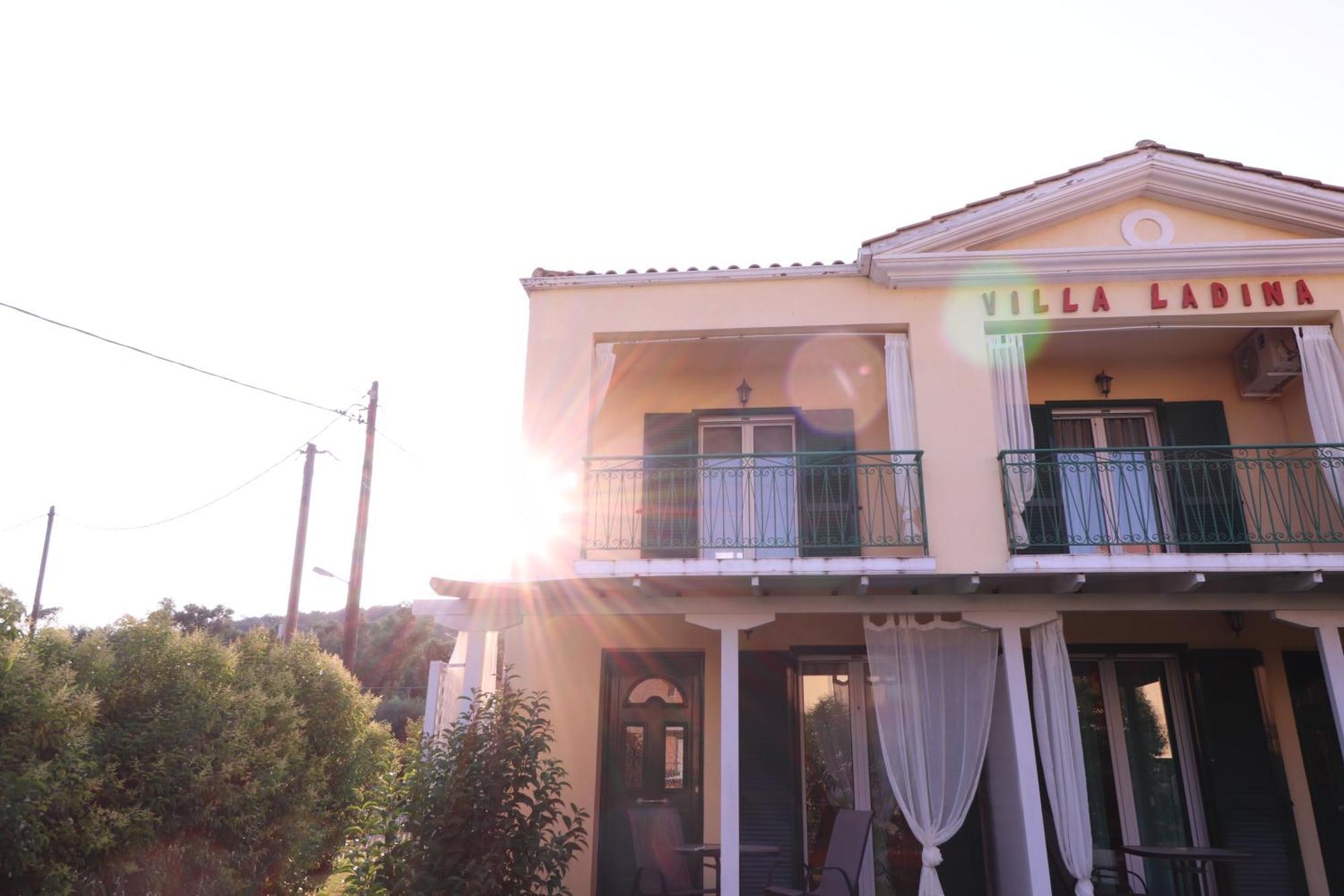 Villa Ladina Ligia Exterior foto