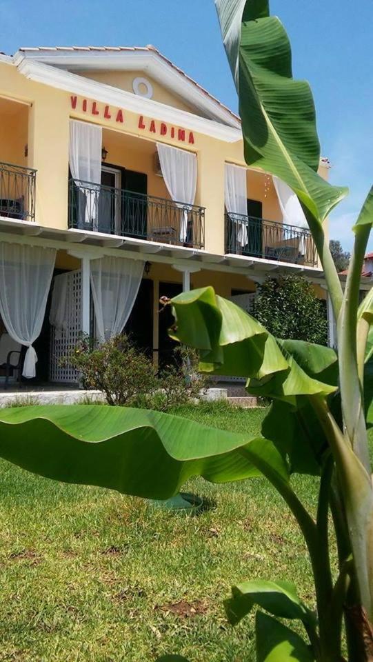 Villa Ladina Ligia Exterior foto
