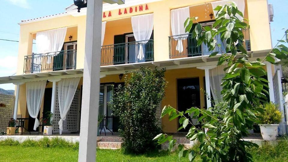 Villa Ladina Ligia Exterior foto
